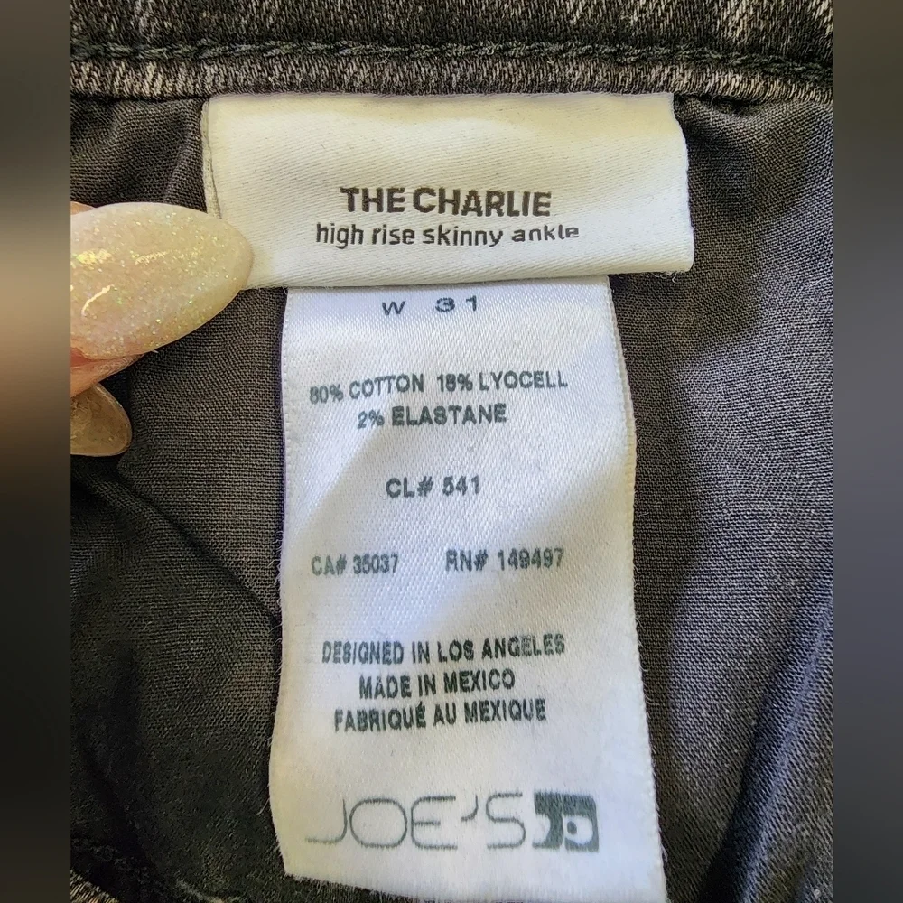 Joe’s Jeans The Charlie High Rise Skinny Ankle Distressed Jeans Size 31 NWT